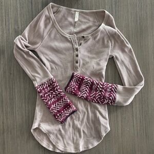Free People XS Waffle Knit Henley Top Boho Thermal Long Sleeve - Camel/Burgundy